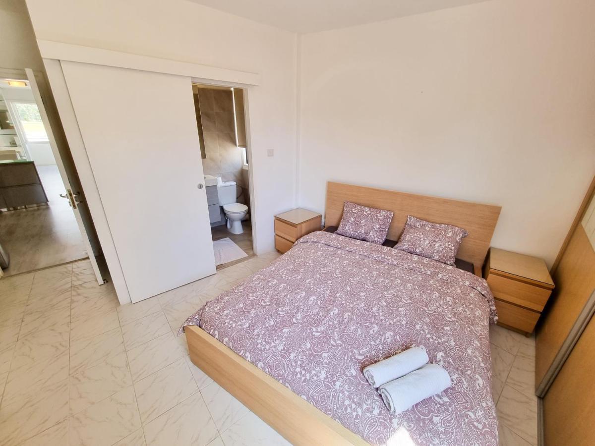 Cheer Up City Apartment, Near To The Finikoudes Beach Larnaca Exterior photo