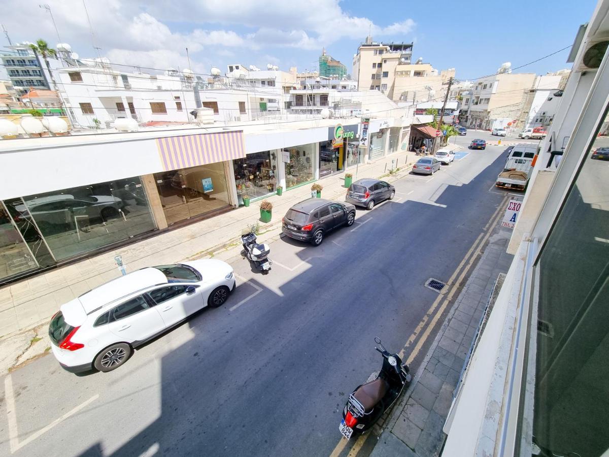 Cheer Up City Apartment, Near To The Finikoudes Beach Larnaca Exterior photo